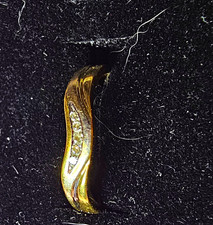 9ct Yellow Gold Wavy Band Ring Size M with Diamonds