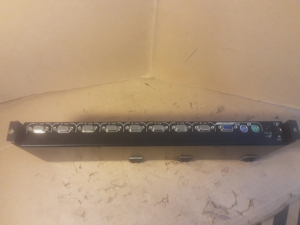 STARTECH 1U RACKMOUNT CONSOLE  8 VGA   PORTS /PSU PART, MODEL: C9F5EDC756 - Image 4 of 4