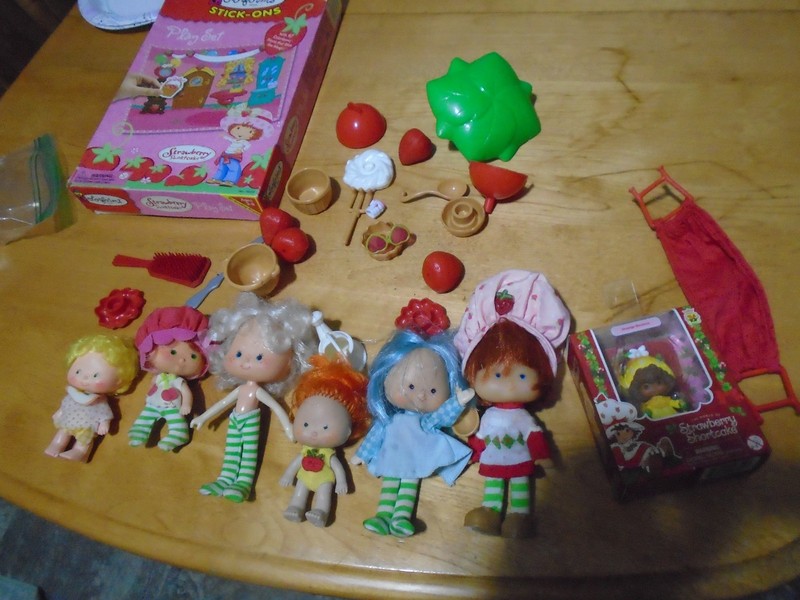 vintage strawberry shortcake doll  lot