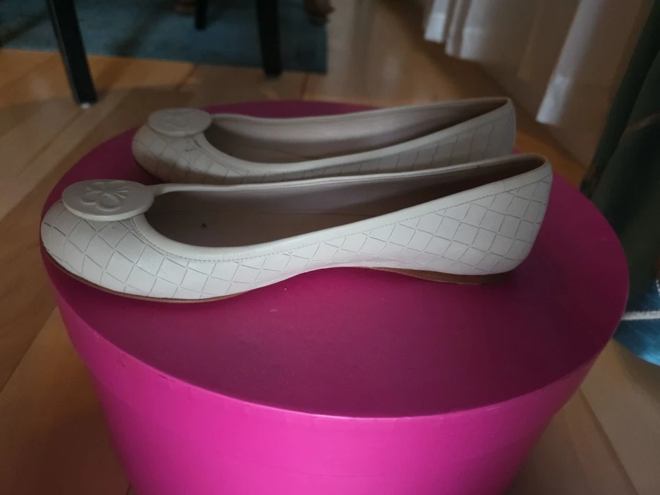 Bottega Veneta 米色皮革女式平底鞋 38 码编织懒人鞋二手 — 第 2/4 张图片