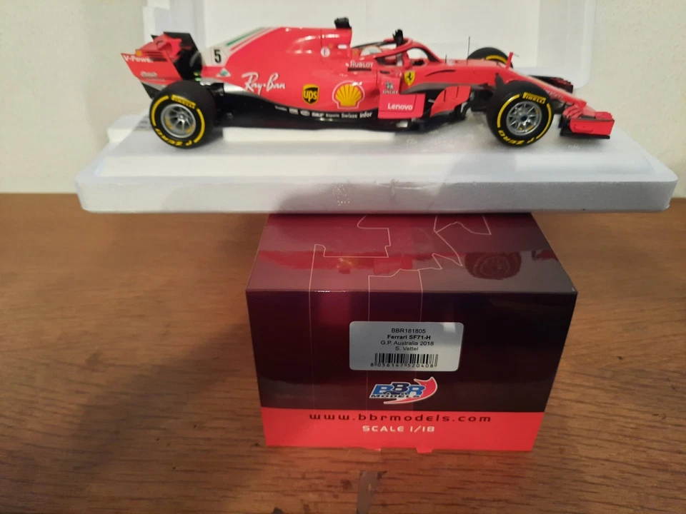 Ferrari  SF71 Vettel - Bild 2 von 2
