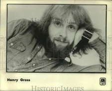 Press Photo Henry Gross - syp10369