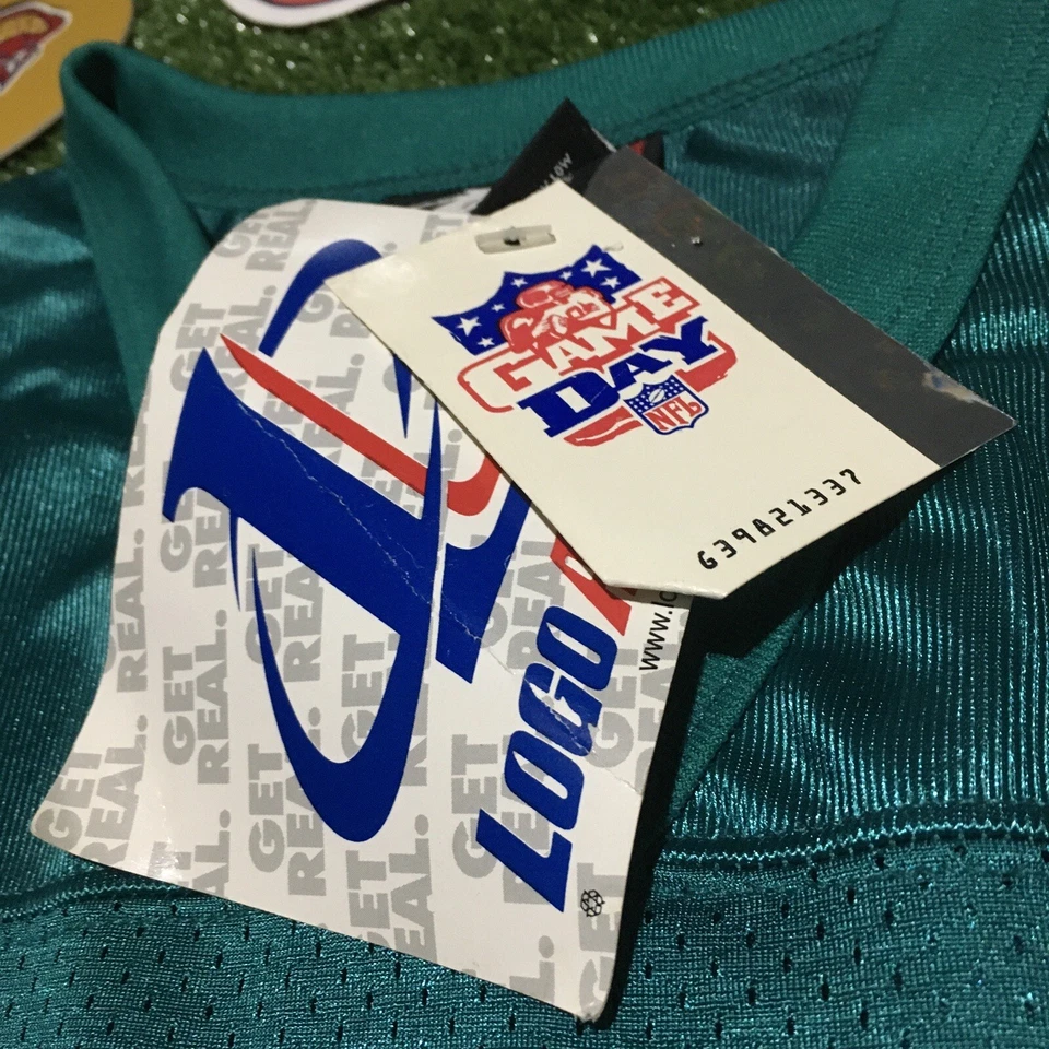 Camiseta deportiva XL vintage de los 90 con logotipo de los Miami Dolphins de la NFL Foto 3 de 4