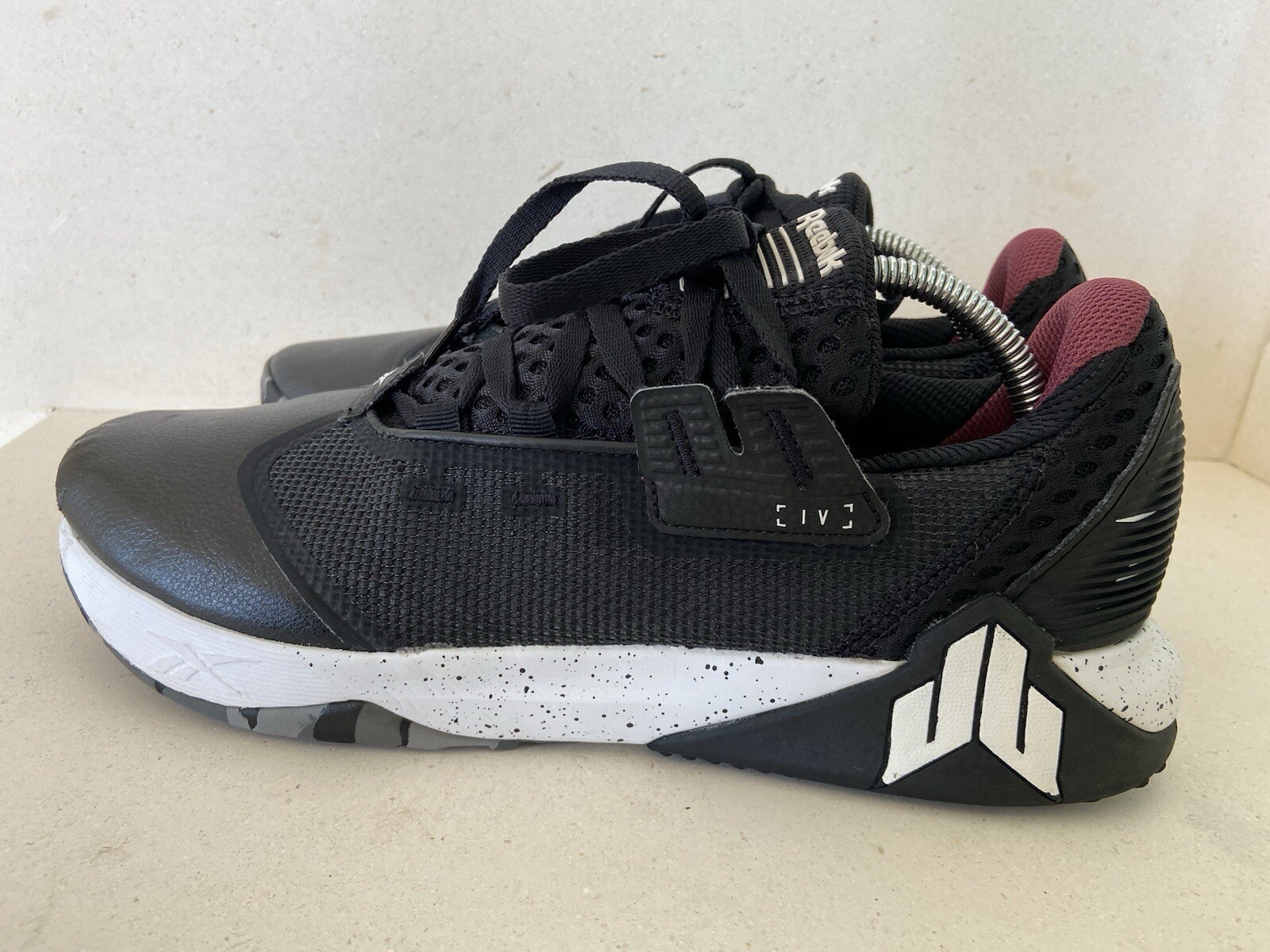 SAOLA Scarpe da corsa sneakers Reebok uomo JJ IV GW2410 nere taglia 10