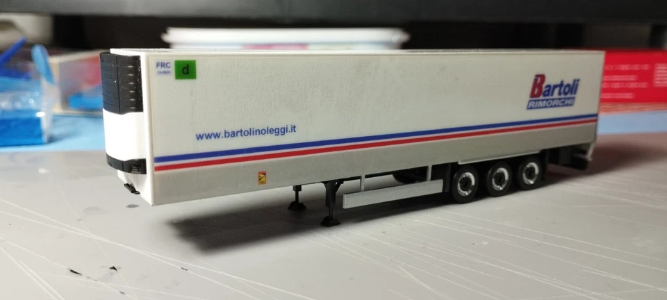 Semirimorchio Frigo "Bartoli Rimorchi" base Herpa 1/87 base Herpa - Immagine 3 di 4