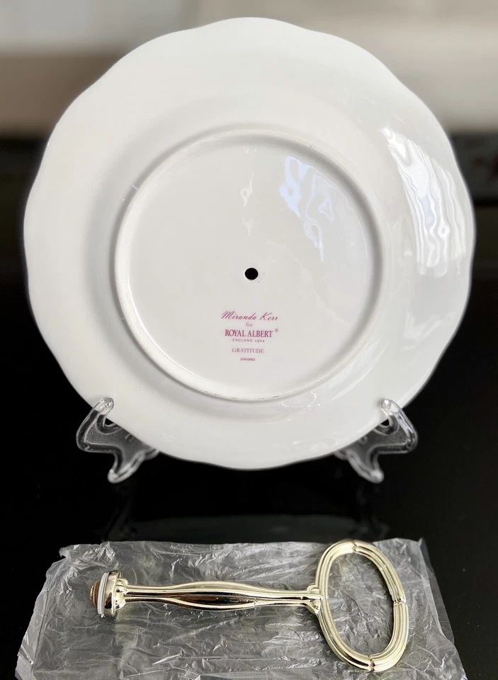 Royal Albert Mirander Kerr Gratitude Cake Plate with Handle - image 4 of 4