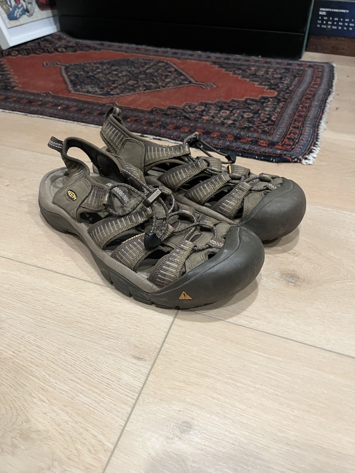 Sandali da trekking impermeabili Keen Newport H2 da uomo taglia 11 marrone chiaro