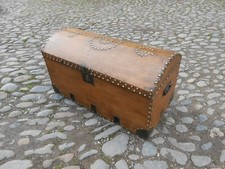 ANTIQUE VICTORIAN  RUSTIC DOME TOP CHEST / TRUNK
