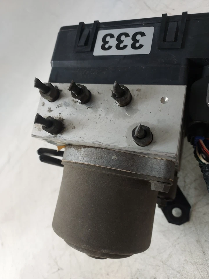 02-04 Mitsubishi Montero Sport ABS Anti Lock Brake Pump Modulator Assembly OEM - Image 3 of 4