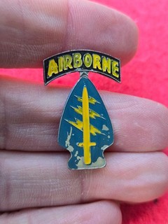 Vietnam War Beer Can made 5th Special Forces Group DUI DI Crest pin