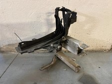 BMW 7 F01 F02 F03 F04 2015 Vorne rechts Halterung Scheinwerfer 7184160 ARH6006