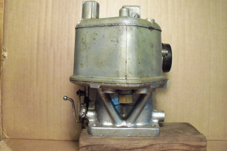 1949-51 Ford Lincoln Mercury - Duel Concentric Unit Carburetor - Image 4 of 4