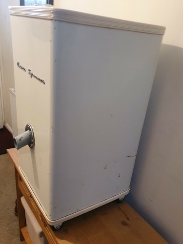 Vintage 1950s Acme Spinner Washing Machine Laundry Dryer for Film Prop - Picture 11 of 12