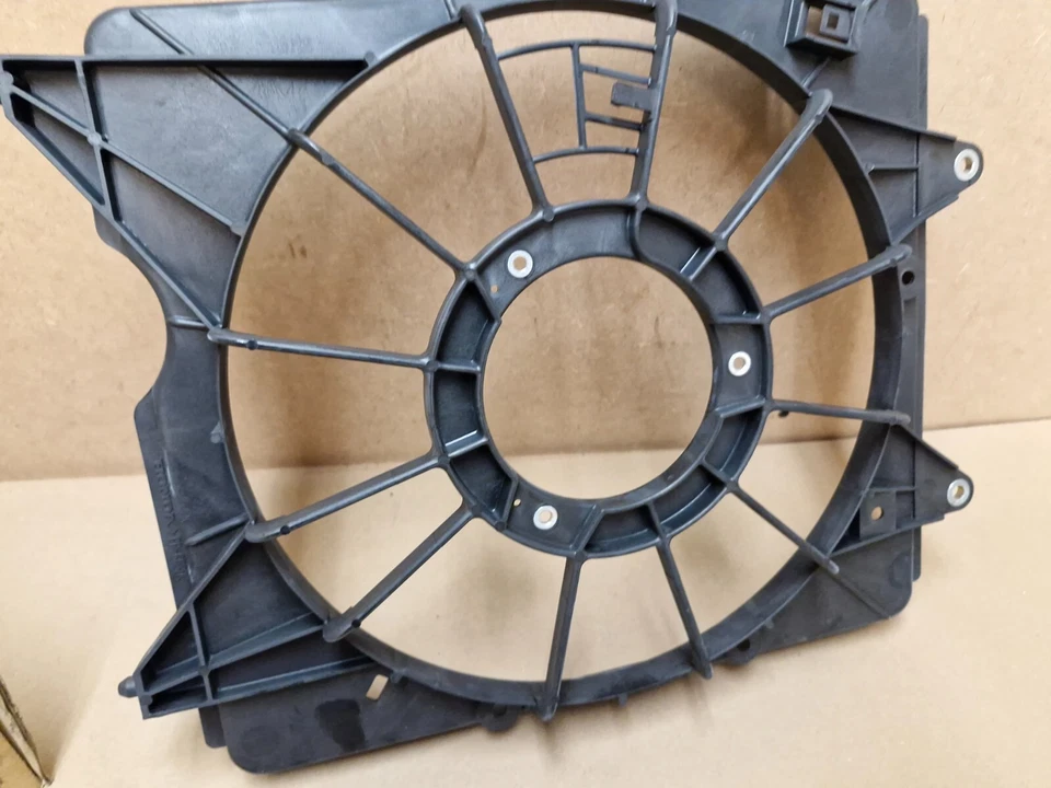Honda Civic Mk8 2005-2012 Condenser Fan Shroud 38615-RSR-E01 Genuine NEW OEM - Image 4 of 4
