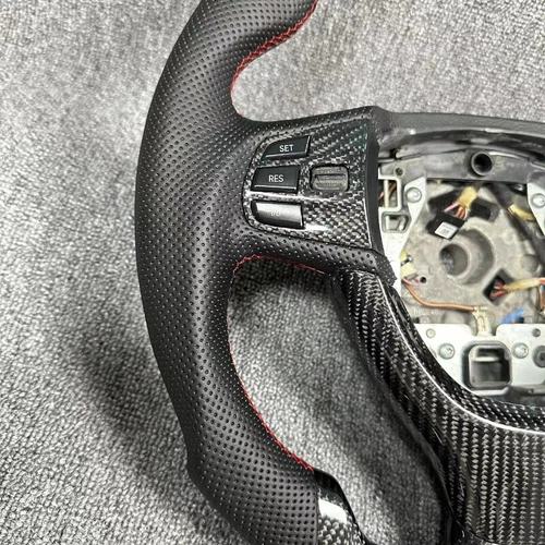 Real Carbon Fiber Steering Wheel for BMW F10 550i M5 F18 F07 535 520 528 535i - Picture 7 of 9