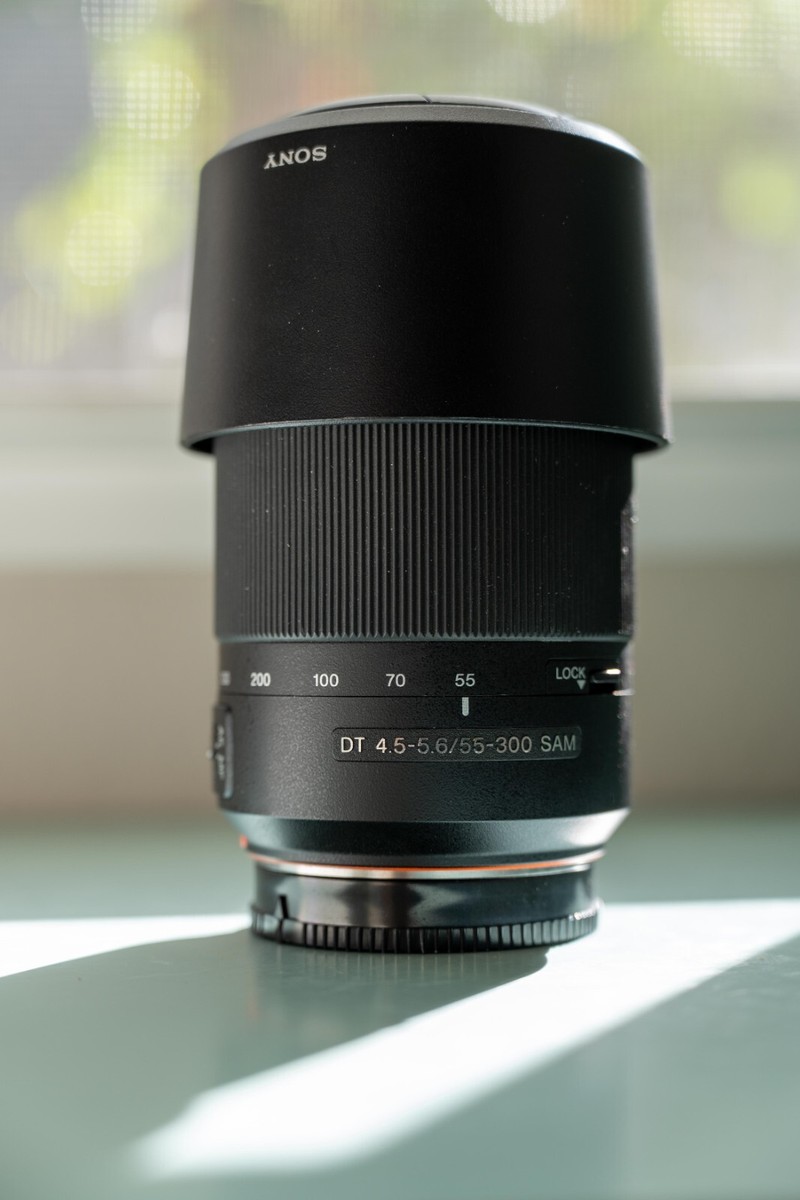 SONY SAL55300 DT55-300mm(美品) Sony SAL55300 DT 55-300mm f/4.5-5.6 SAM Lens with Hood Sony
