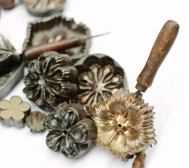 Заколка на лацкан M&S Schmalberg 2 дюйма красная гвоздика мужская бутоньерка сделано в США - Изображение 3 из 4