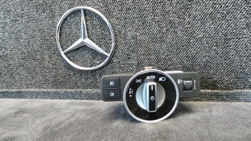 J63-17 * MERCEDES C-Klasse W204 Lichtschalter Schalter A2049058002