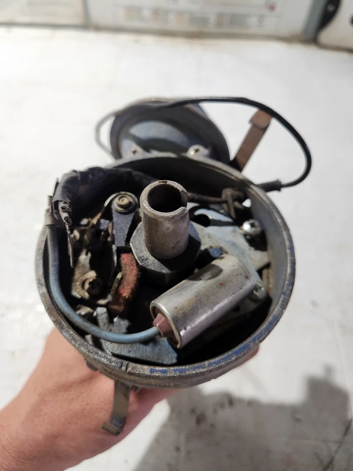 Núcleo distribuidor Ford F-100 D4HE 12127 390 Foto 3 de 3