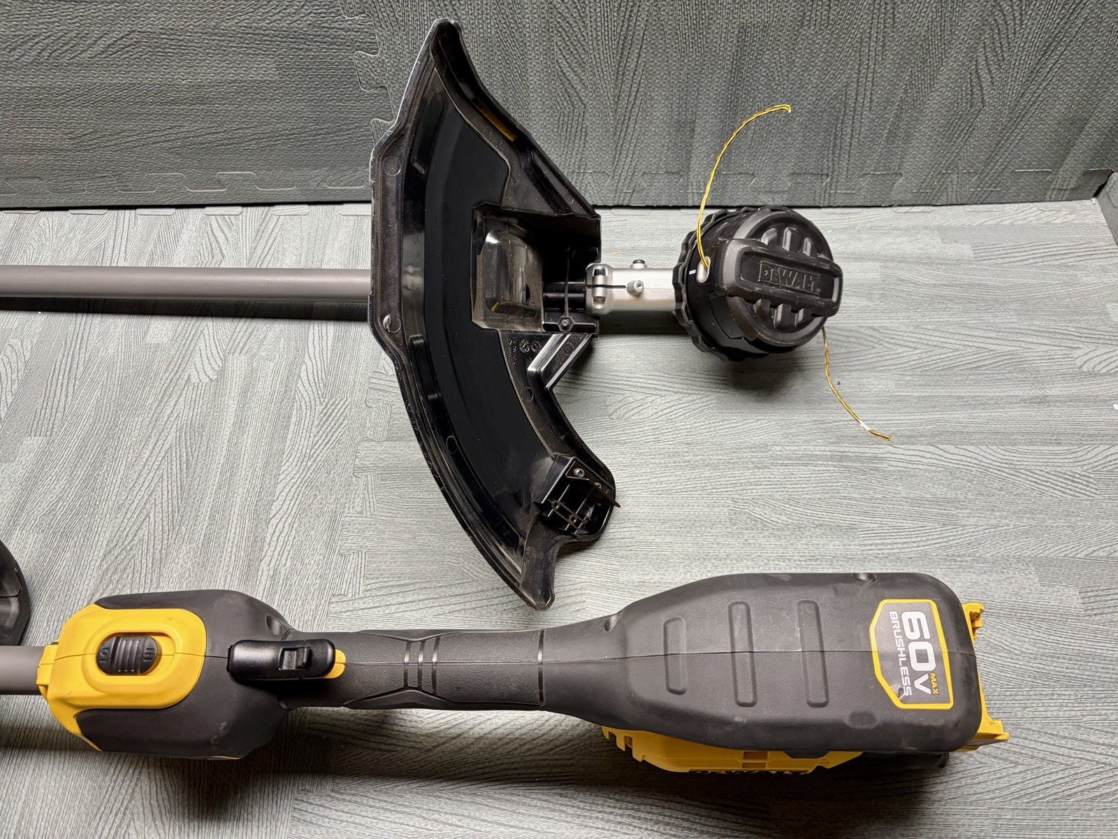 DEWALT-String Trimmer-NEW-FLEXVOLT 60V- 17 in Attach Capable Trimmer (Tool Only)