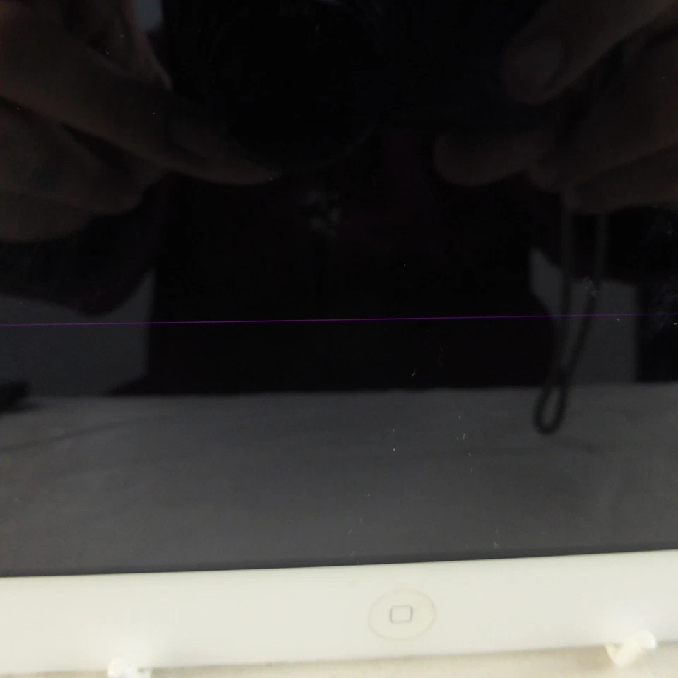 Apple iPad 4th Generation IOS Version 10.3.3 (A1458) Wi-Fi, White, 16GB Tablet - Image 4 of 4