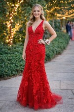 Jovani 60283 Red Plunging Neckline Embellished Dress Women’s Size 2 Prom NWT