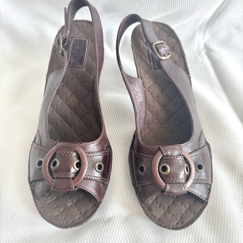 Zapatos de tacón Indigo by Clarks de cuero borgoña punta abierta honda trasera talla 5,5 82752 - Imagen 2 de 15