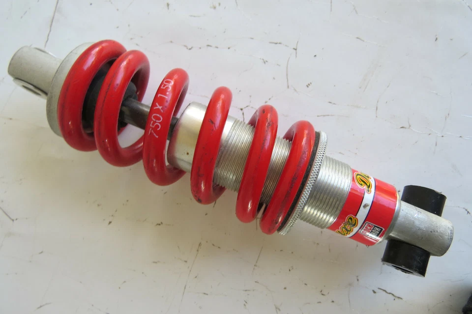  BICICLETA DE MONTAÑA ROCK SHOX DELUXE AMORTIGUADOR TRASERO NOS  Foto 2 de 2