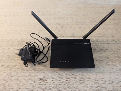 ASUS RT-N12E 300 Mbps 4-Port 100 Mbps Funk Router