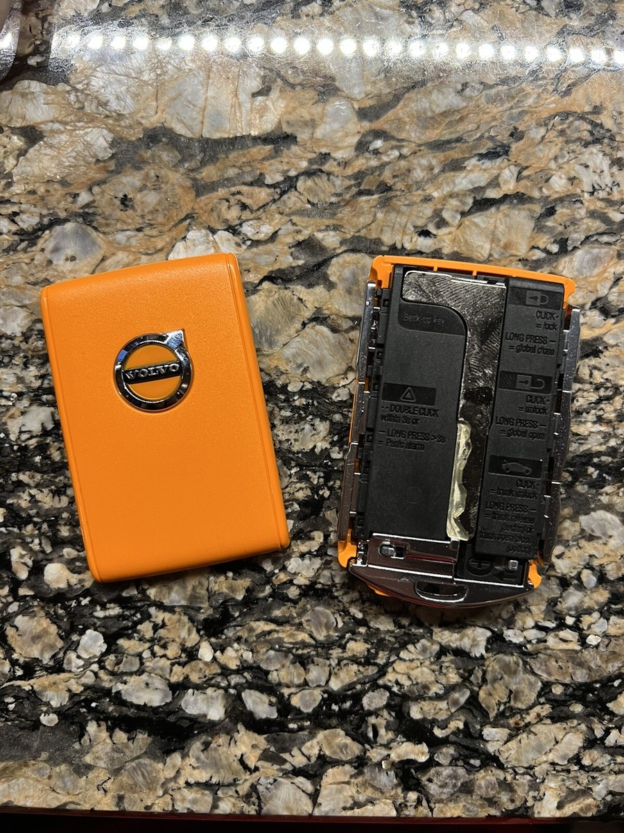 OEM Volvo Smart Key Fob YGOHUF8423 32256980 – 4 Button – Chrome