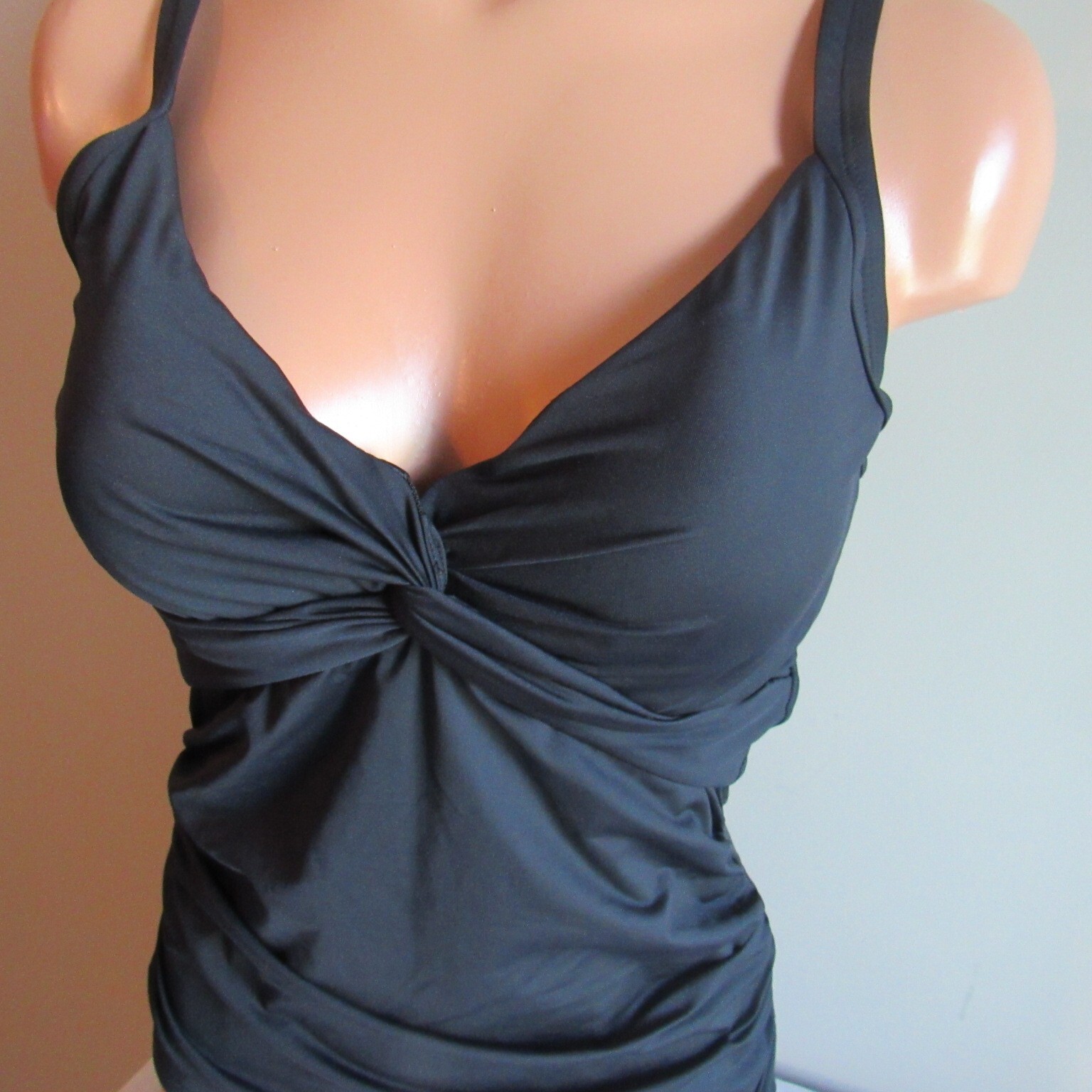 Tommy Bahama Pearl Twist Underwire Tankini Swim Top Black Large NWT