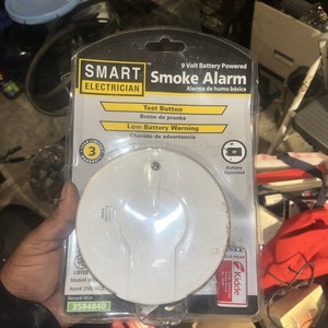 Smart Electrician Smoke Alarm 9 Volt Model i9030 Battery Operated New