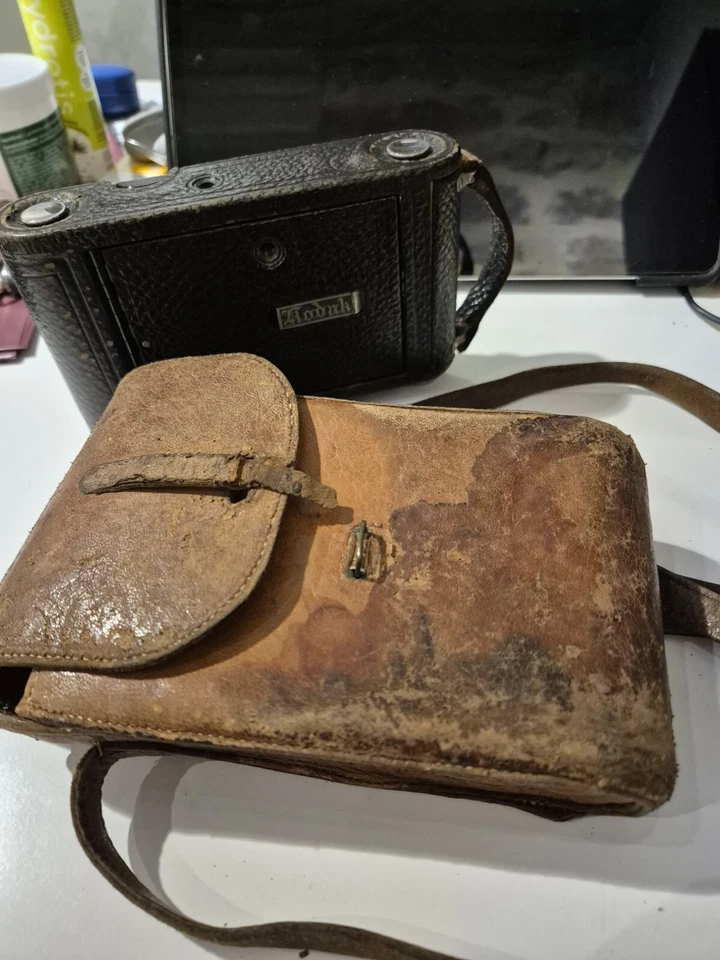 ancien appareil photo kodak àsoufflet+trepied+étui en cuir - Photo 2/4