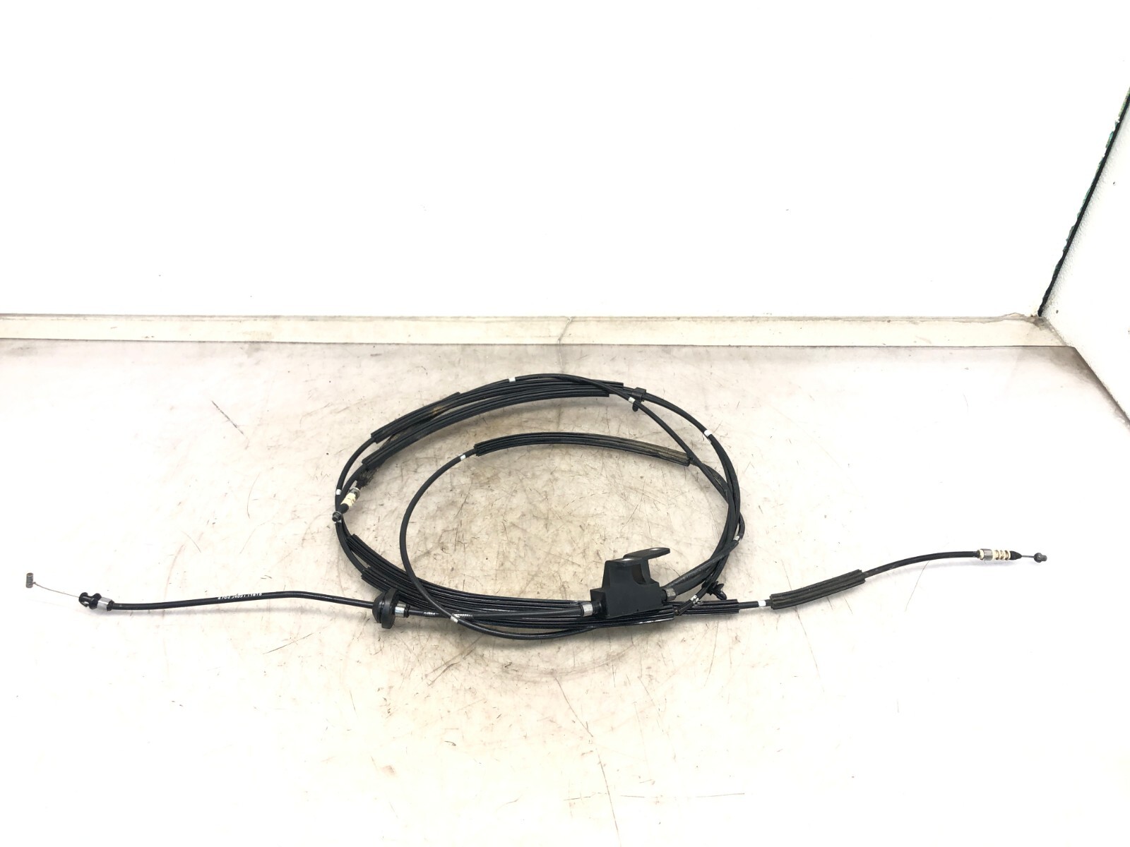 2017-2020 MASERATI LEVANTE FRONT HOOD BONNET LOCK LATCH RELEASE CABLE OEM