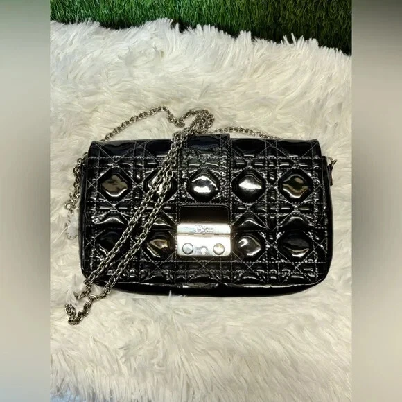 ❤️ Sac bandoulière Dior Cannage (cuir breveté) A101M154