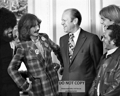 GERALD FORD w/ GEORGE HARRISON, BILLY PRESTON & RAVI SHANKAR 8X10 PHOTO (DA-984)