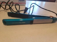 Infinity Pro Conair Model CS31TP Flat Iron 1" Tourmaline Ceramic Teal