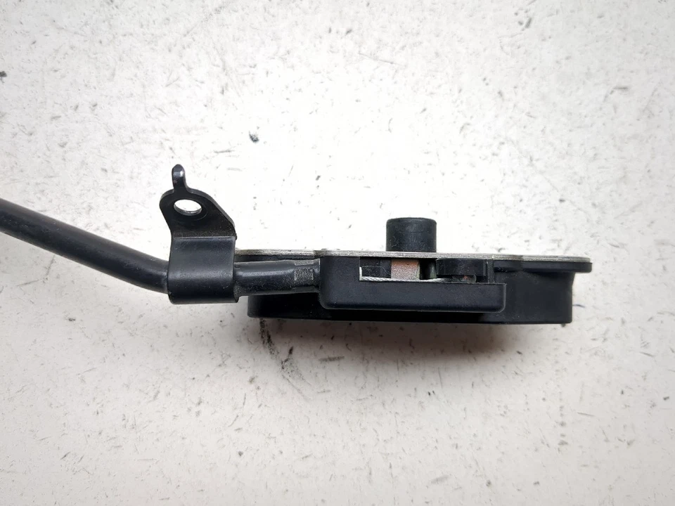 03-09 Cable de bloqueo de pestillo de asiento Suzuki SV 650 SV650 Foto 4 de 4