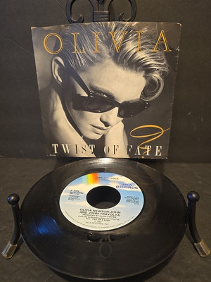OLIVIA NEWTON-JOHN ''TWIST OF FATE'' 45 PS Near Mint