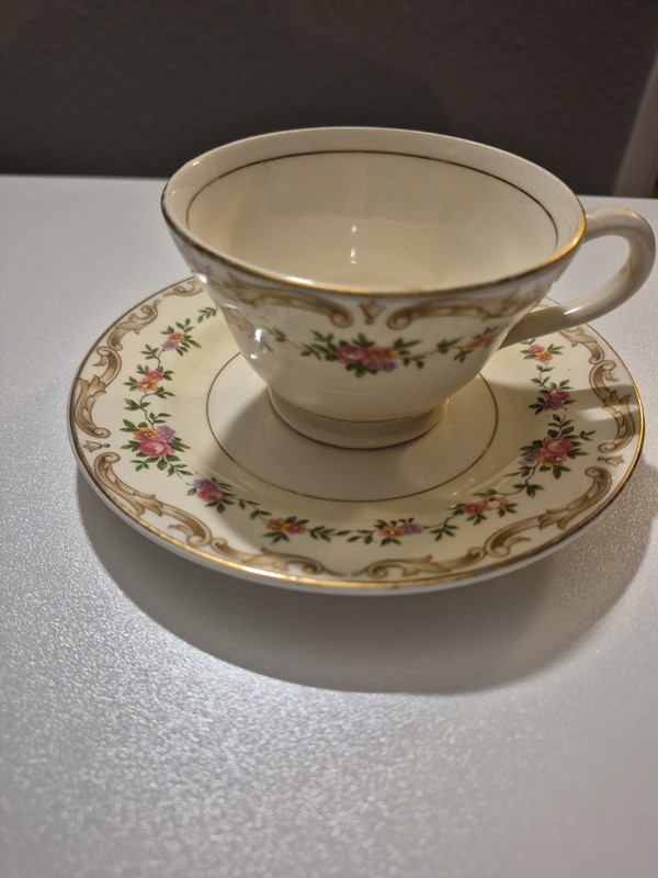 Vintage Edwin M Knowles Gold/Floral Porcelain Tea Cup & Saucer 