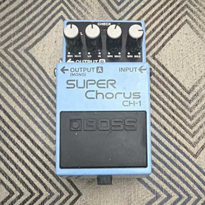 BOSS Super Chorus CH-1 Analog Chorus Effects Pedal for Electric Guitar