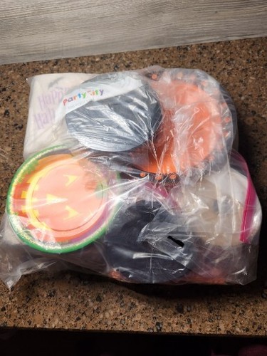 Halloween Party in A Bag: Decorations Masks Plates Napkins Streamers Tablecloth - Picture 11 of 11