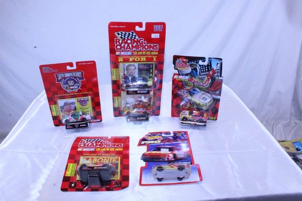 1:64 Kellogg's Terry Labonte Racing Champions Collectible Diecast Car N13