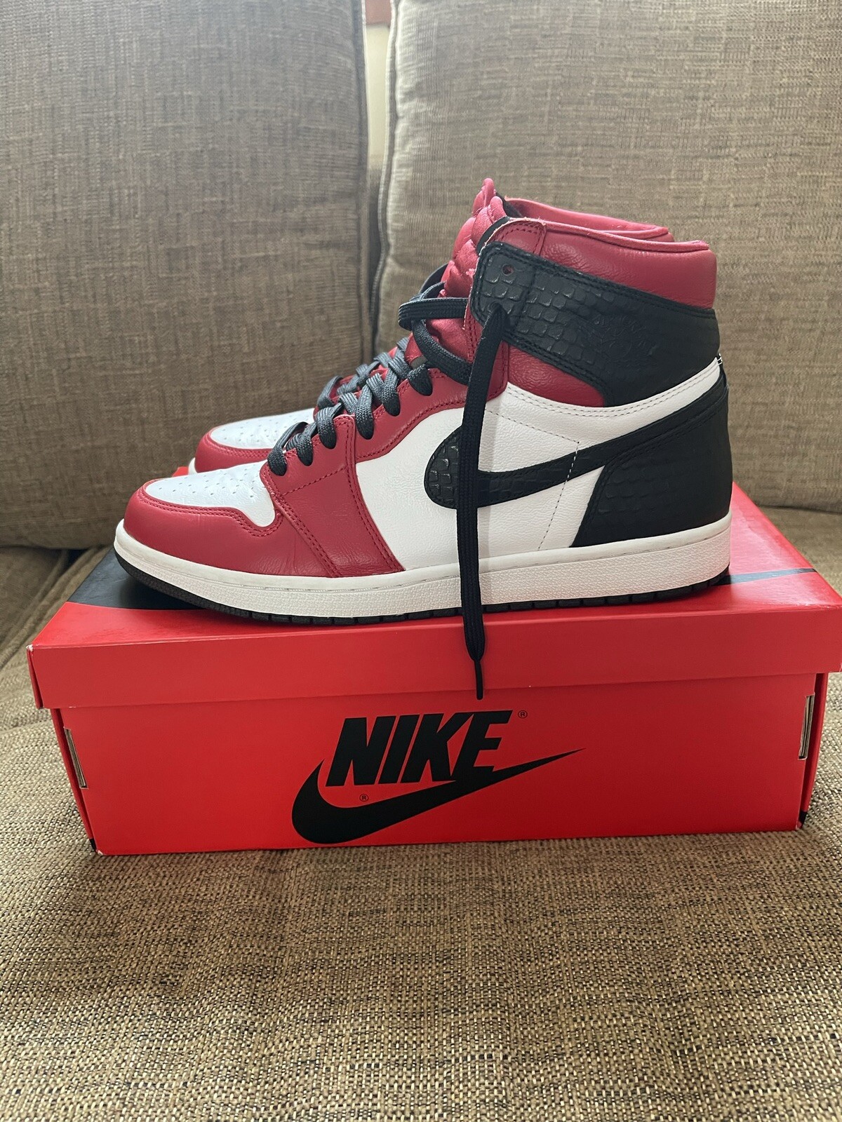 2020 Women’s Air Jordan 1 Retro High “Satin” "Snakesk… Gem