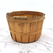 Vintage Split Wood Bushel Basket with Metal Handle Primitive Farmhouse Decor