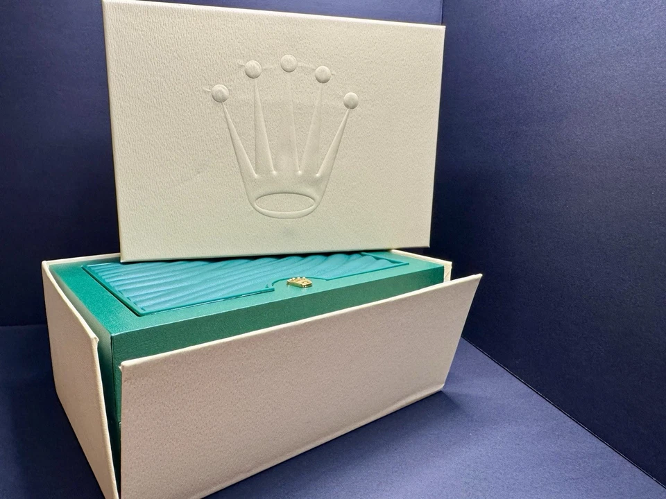 Rolex Genuine watch box case 39141.02 Large Outer box Color Green - Image 2 of 4