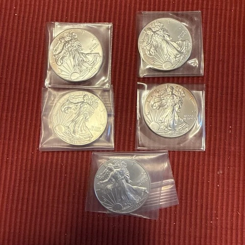 B Lot of 5 American Silver Eagles – 1 oz  .999 Fine Silver  2014 Uncirculated
