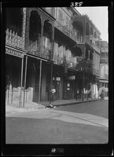 Foto: Balcones de escena callejera Barrio Francés de Nueva Orleans Louisiana años 20