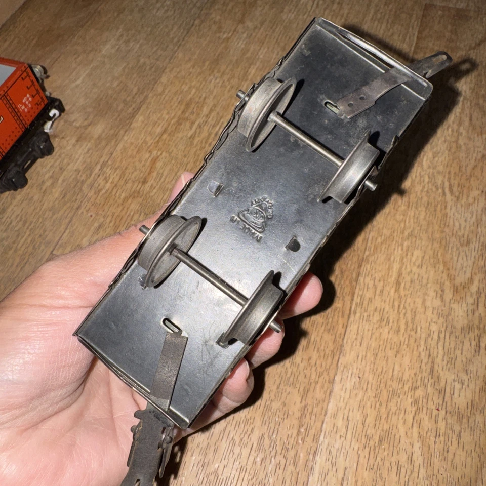 FANDOR PREWAR R & Co 6741 4000 GALLON TANK CAR 4-WHEEL MODEL TRAIN - Image 4 of 4