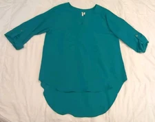 Cato Women’s V-Neck Tunic Roll-Tab Sleeve Size Medium Blue Green Flowy Elegant